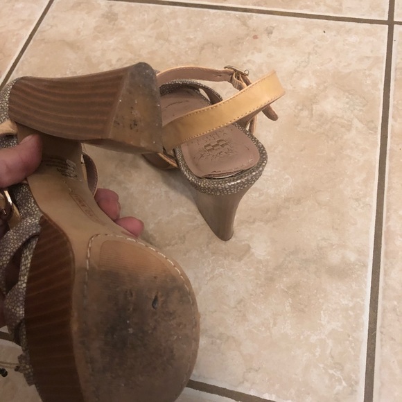 Vince Camuto Heels - Picture 4 of 6